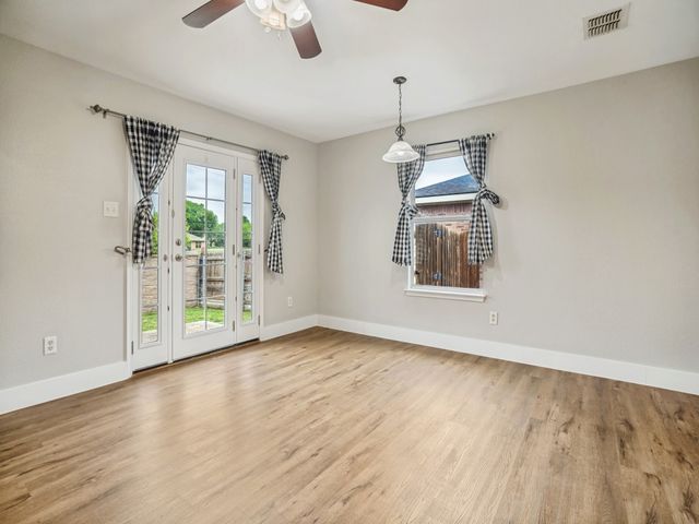 252 Pine Crest Drive, Justin, TX 76247