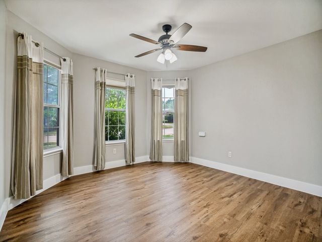 252 Pine Crest Drive, Justin, TX 76247