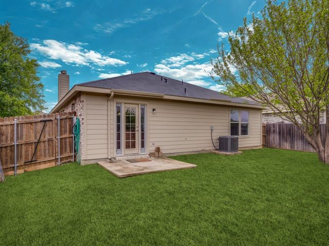 252 Pine Crest Drive, Justin, TX 76247