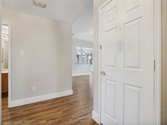 252 Pine Crest Drive, Justin, TX 76247