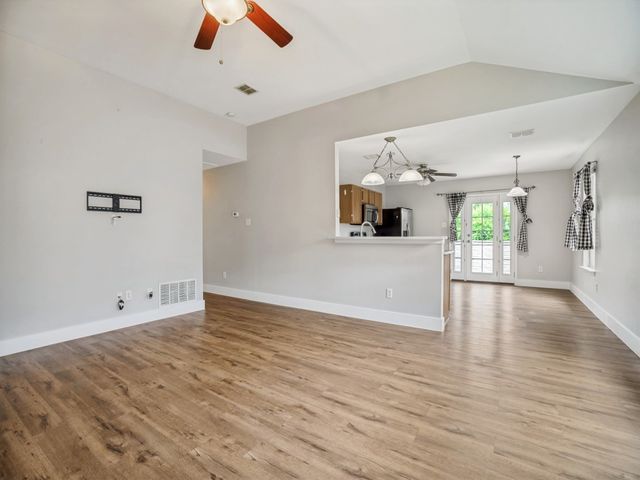 252 Pine Crest Drive, Justin, TX 76247