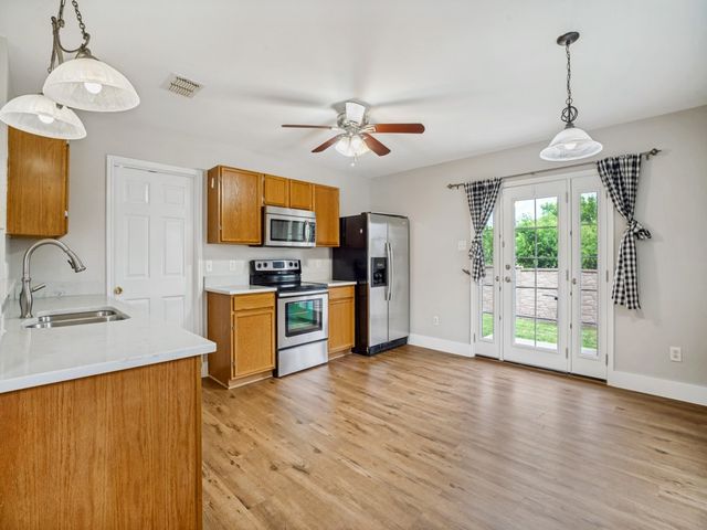 252 Pine Crest Drive, Justin, TX 76247