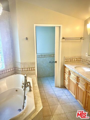 3017 Urban Avenue, Santa Monica, CA 90404