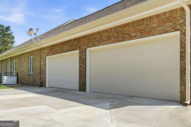 304 Deer Creek Drive, Forsyth, GA 31029