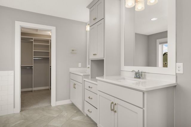 5085 Zircon Lane N, Plymouth, MN 55446