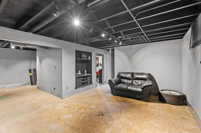 193 150th Street W, Apple Valley, MN 55124