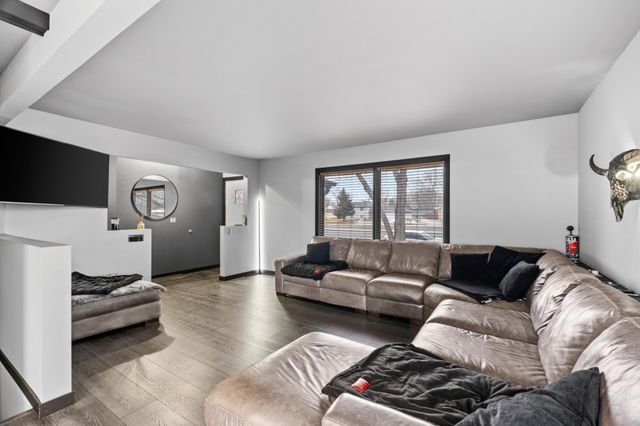 193 150th Street W, Apple Valley, MN 55124