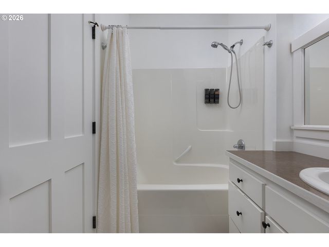 2586 Sw ANEMONE Ave, Lincoln City, OR 97367