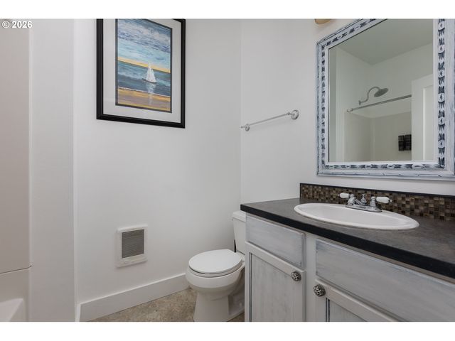 2586 Sw ANEMONE Ave, Lincoln City, OR 97367