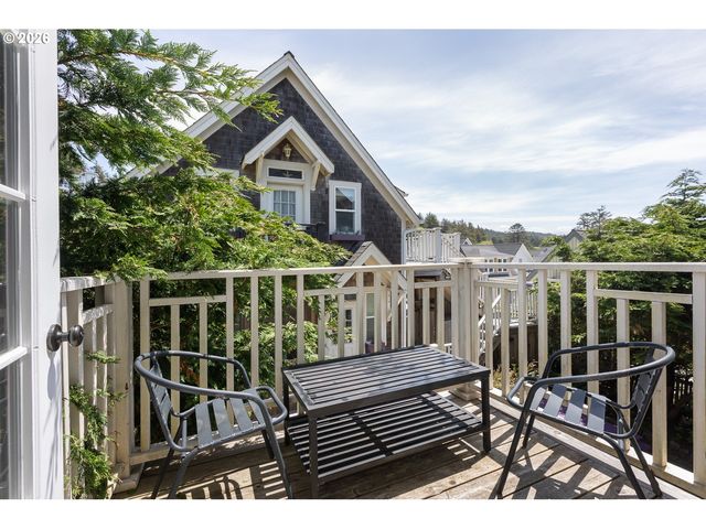 2586 Sw ANEMONE Ave, Lincoln City, OR 97367