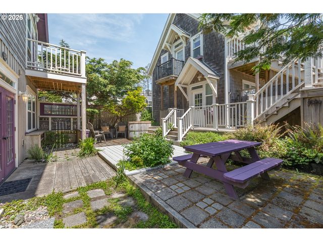 2586 Sw ANEMONE Ave, Lincoln City, OR 97367