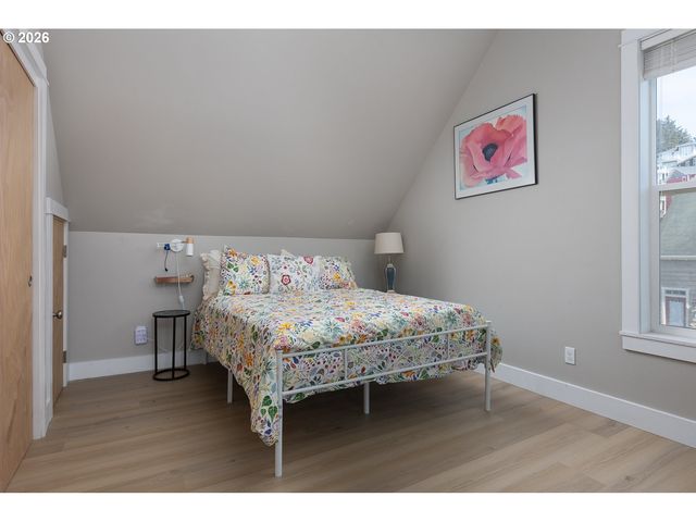 2586 Sw ANEMONE Ave, Lincoln City, OR 97367