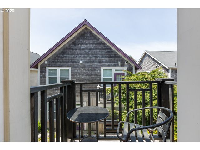 2586 Sw ANEMONE Ave, Lincoln City, OR 97367