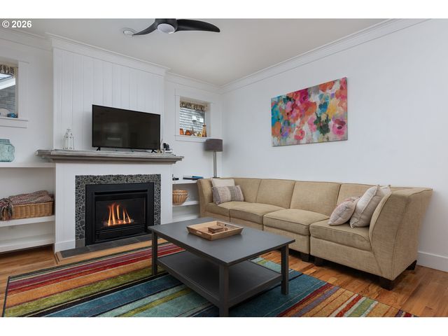 2586 Sw ANEMONE Ave, Lincoln City, OR 97367