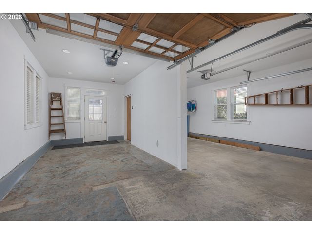 2586 Sw ANEMONE Ave, Lincoln City, OR 97367