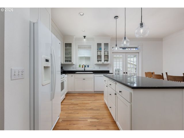 2586 Sw ANEMONE Ave, Lincoln City, OR 97367