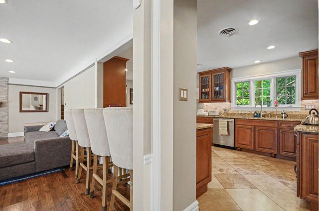 25800 Franklin Park Court, Franklin Vllg, MI 48025