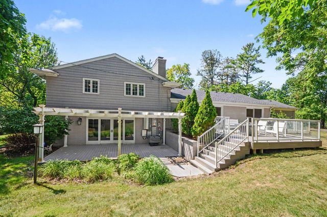 25800 Franklin Park Court, Franklin Vllg, MI 48025