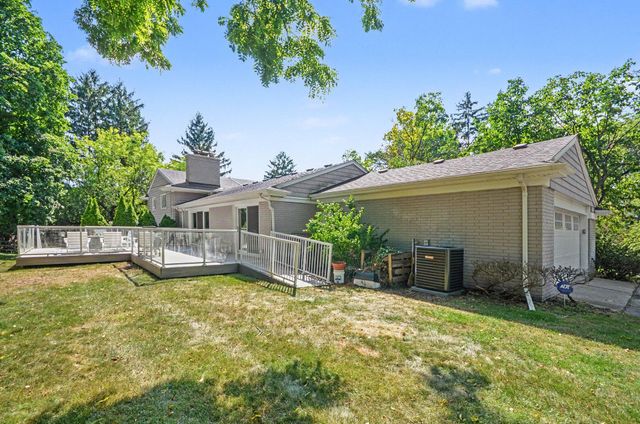 25800 Franklin Park Court, Franklin Vllg, MI 48025
