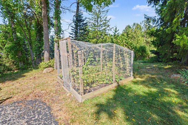 25800 Franklin Park Court, Franklin Vllg, MI 48025