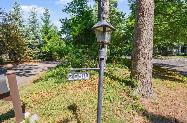 25800 Franklin Park Court, Franklin Vllg, MI 48025