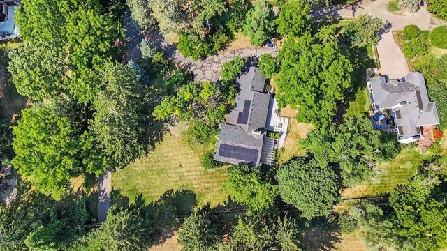 25800 Franklin Park Court, Franklin Vllg, MI 48025