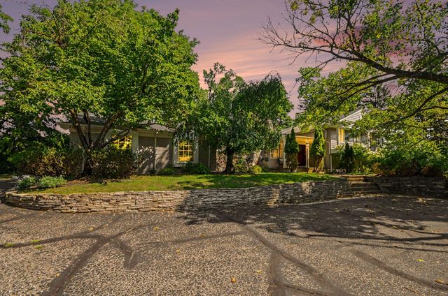 25800 Franklin Park Court, Franklin Vllg, MI 48025