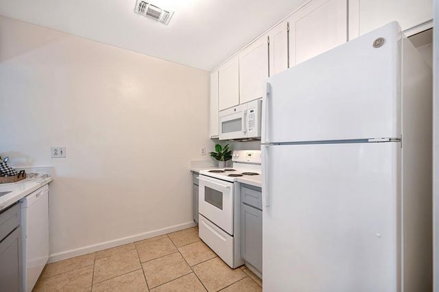 4592 Tuttle Dr, Rocklin, CA 95677