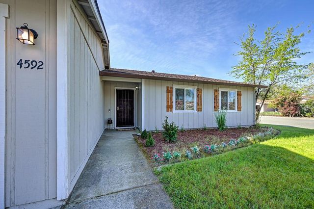 4592 Tuttle Dr, Rocklin, CA 95677