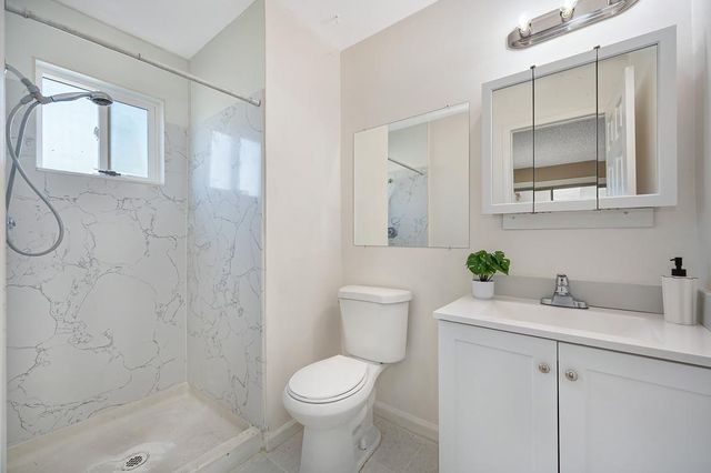 4592 Tuttle Dr, Rocklin, CA 95677