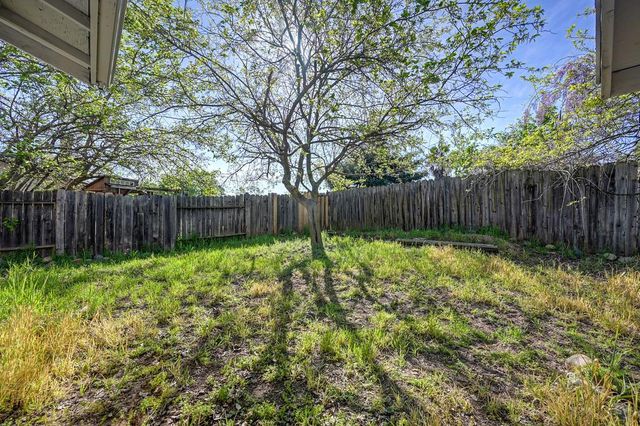 4592 Tuttle Dr, Rocklin, CA 95677