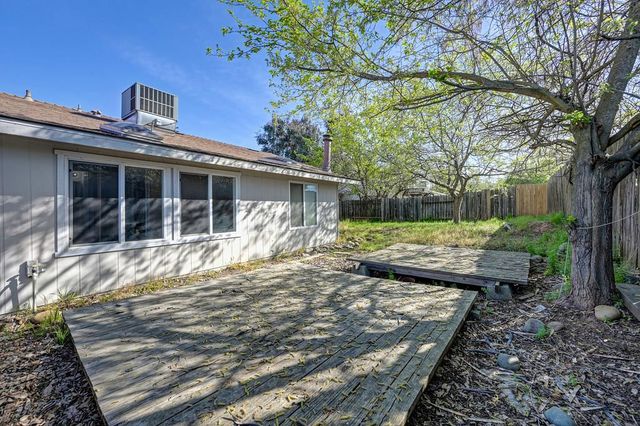 4592 Tuttle Dr, Rocklin, CA 95677