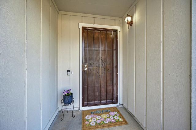 4592 Tuttle Dr, Rocklin, CA 95677