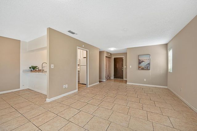 4592 Tuttle Dr, Rocklin, CA 95677