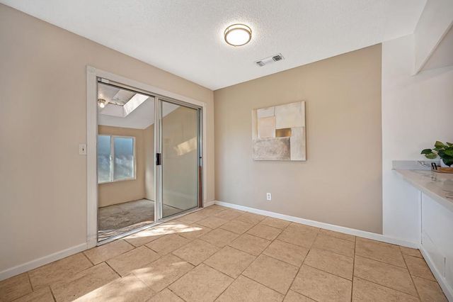 4592 Tuttle Dr, Rocklin, CA 95677