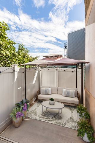 4 REEVE Place, New York City, NY 11218