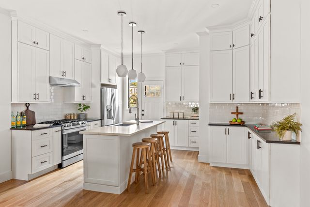 4 REEVE Place, New York City, NY 11218