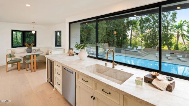 9617 Oak Pass Road, Beverly Hills, CA 90210