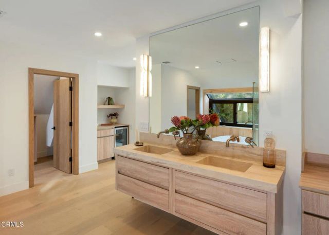 9617 Oak Pass Road, Beverly Hills, CA 90210