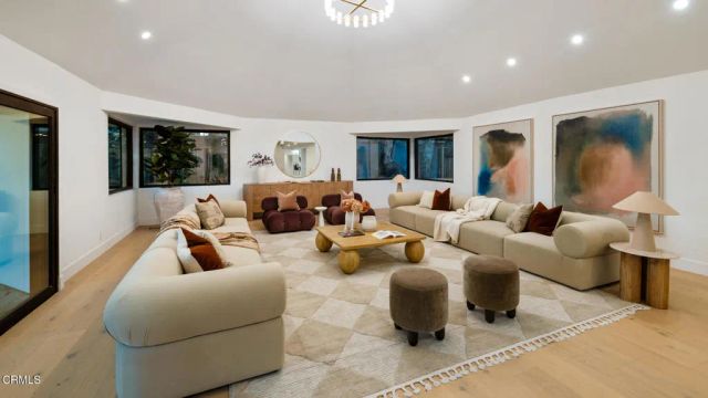 9617 Oak Pass Road, Beverly Hills, CA 90210