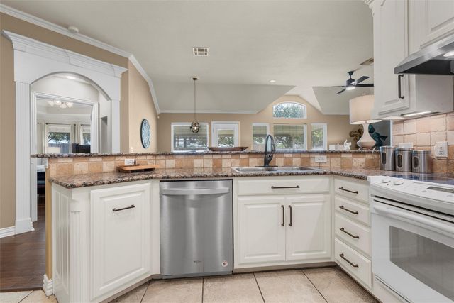 301 Canterbury Road, Waco, TX 76712