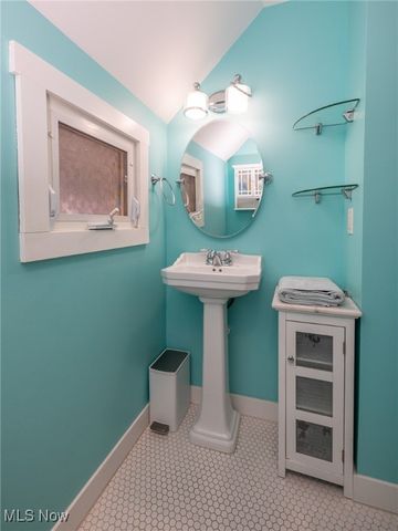 38217 Wilson Avenue, Willoughby, OH 44094