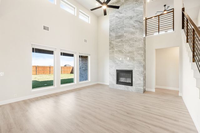 933 Cannes Drive, Red Oak, TX 75154