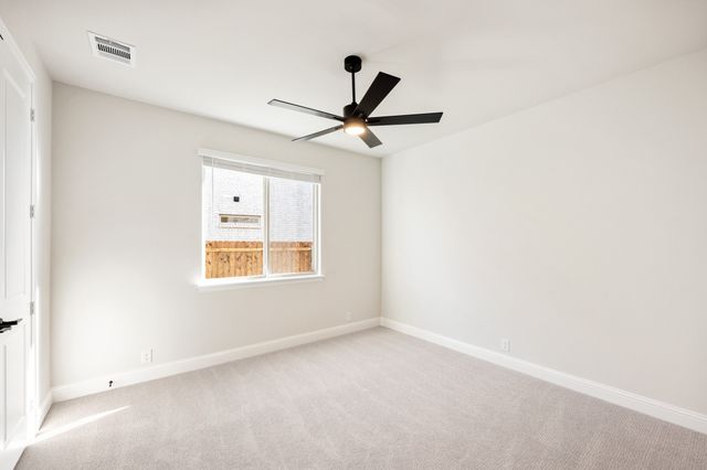 933 Cannes Drive, Red Oak, TX 75154