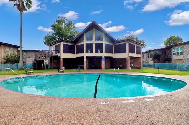 7047 Bissonnet Street 117, Houston, TX 77074