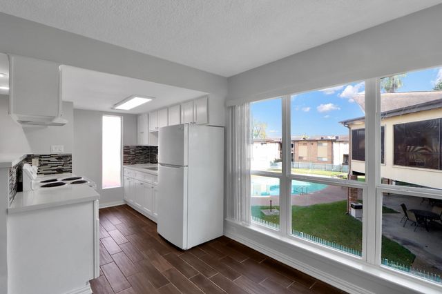 7047 Bissonnet Street 117, Houston, TX 77074