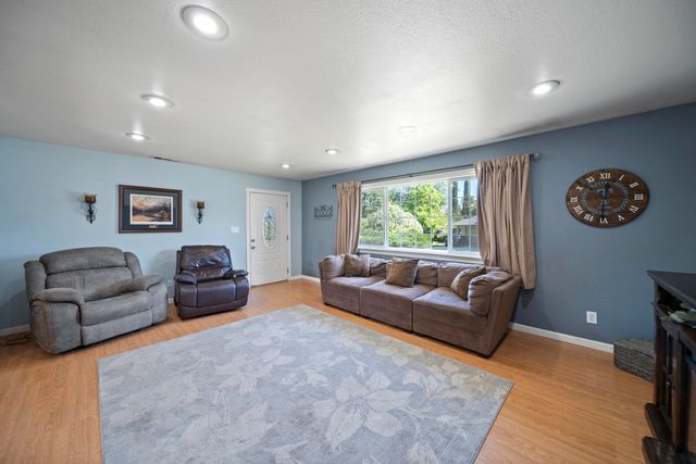 7100 Aldo Way, Anderson, CA 96007