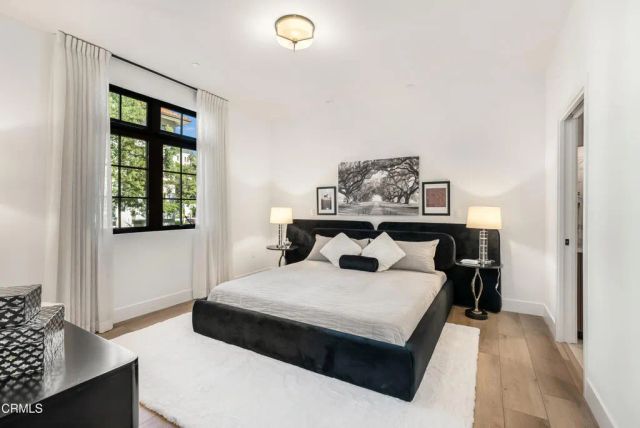 139 S Oak Knoll Avenue 203, Pasadena, CA 91101