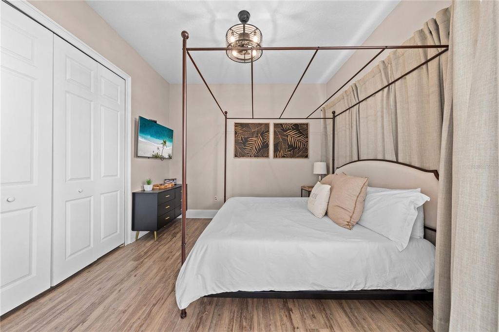 Image 11 of property listing at 785 GOLDEN BEAR DRIVE, Reunion, FL 34747