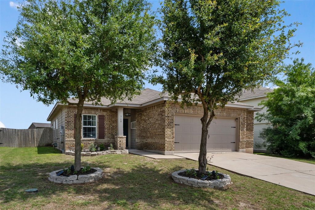 360 Waterloo DR, Kyle, TX 78640